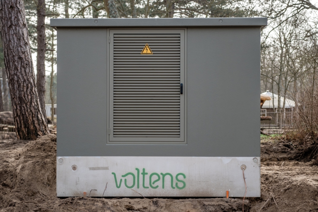 Aanleg middenspanningsring met compactstations camping Bakkum
